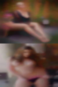 I am 5' 7 females sexy and 125 lbs..